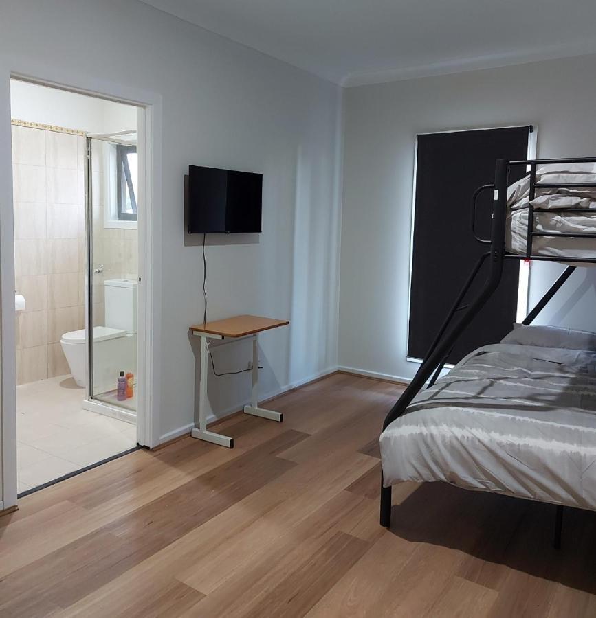 Maruve Guesthouse 12 Min From Melb Airport Melbourne Esterno foto