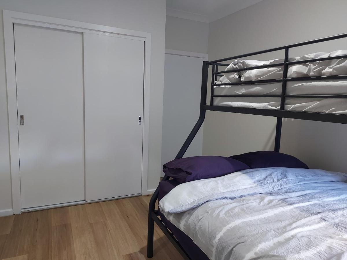 Maruve Guesthouse 12 Min From Melb Airport Melbourne Esterno foto