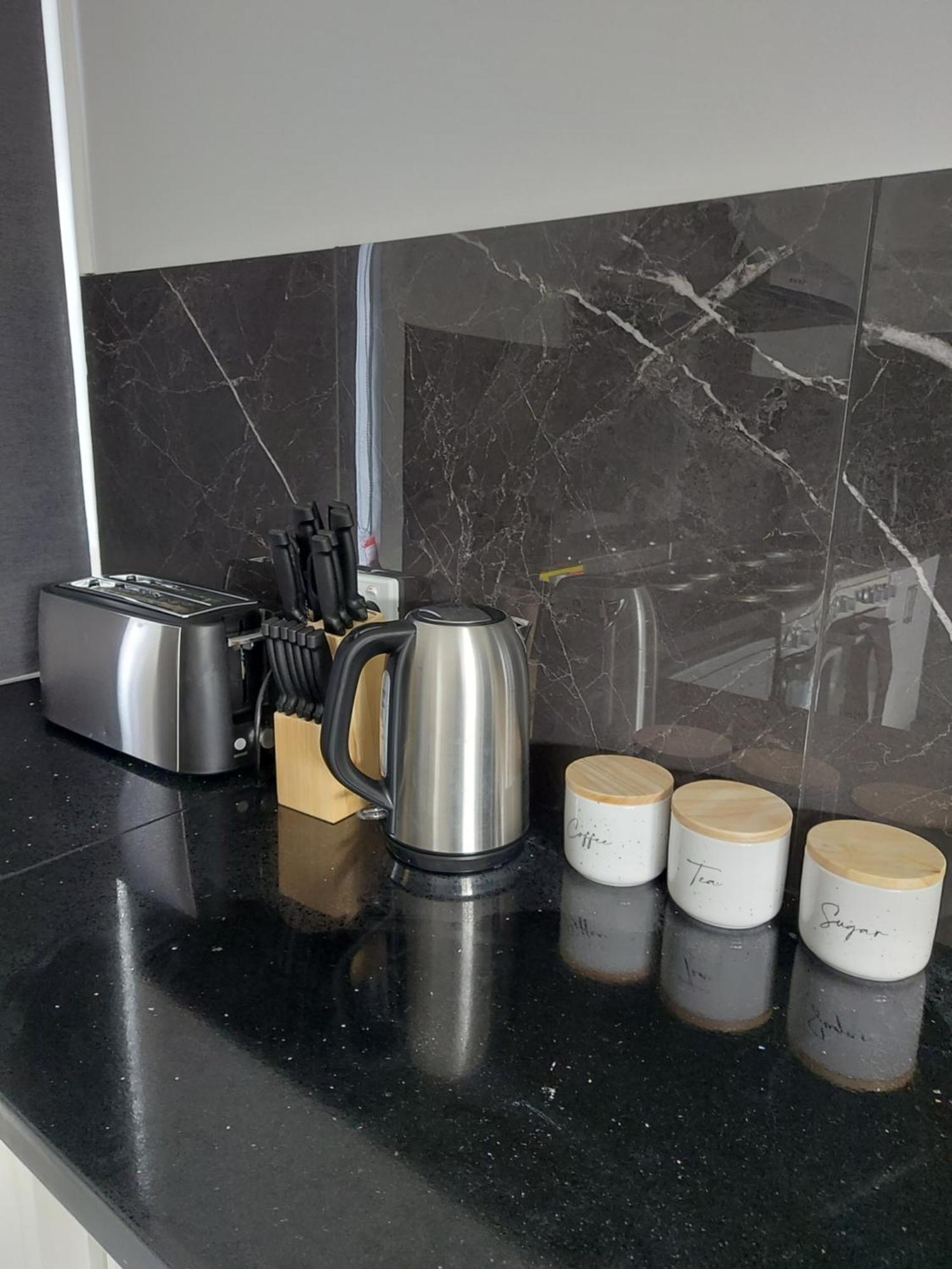 Maruve Guesthouse 12 Min From Melb Airport Melbourne Esterno foto