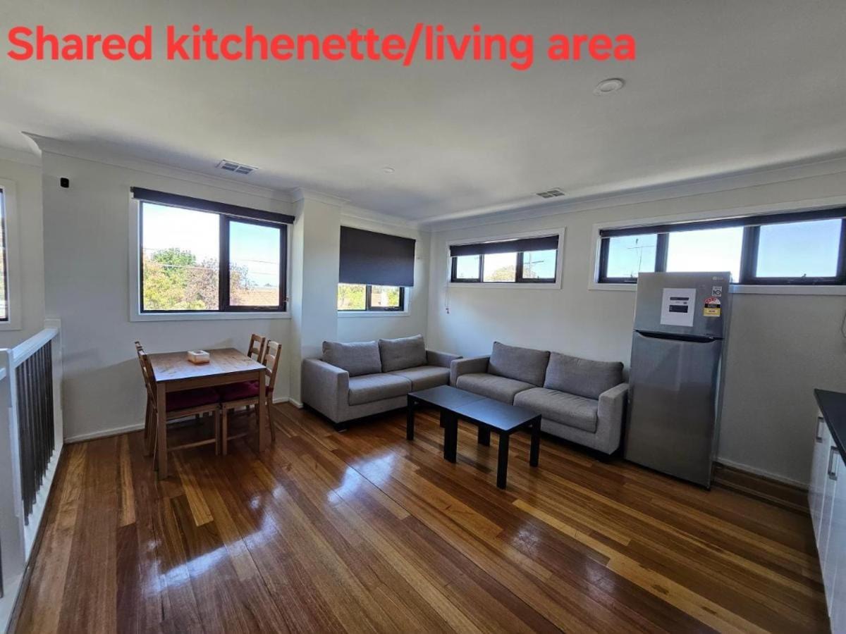 Maruve Guesthouse 12 Min From Melb Airport Melbourne Esterno foto